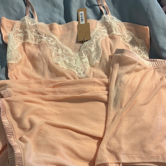 SKIMS Other - Skims NWT luxurious sleepwear